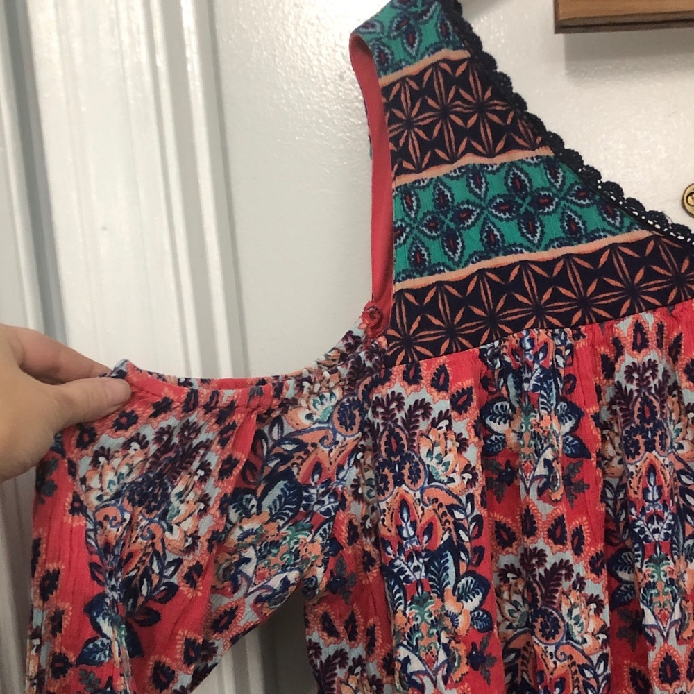 Red Camel Vibrant Red and Teal Blouse - Picture 2 of 5
